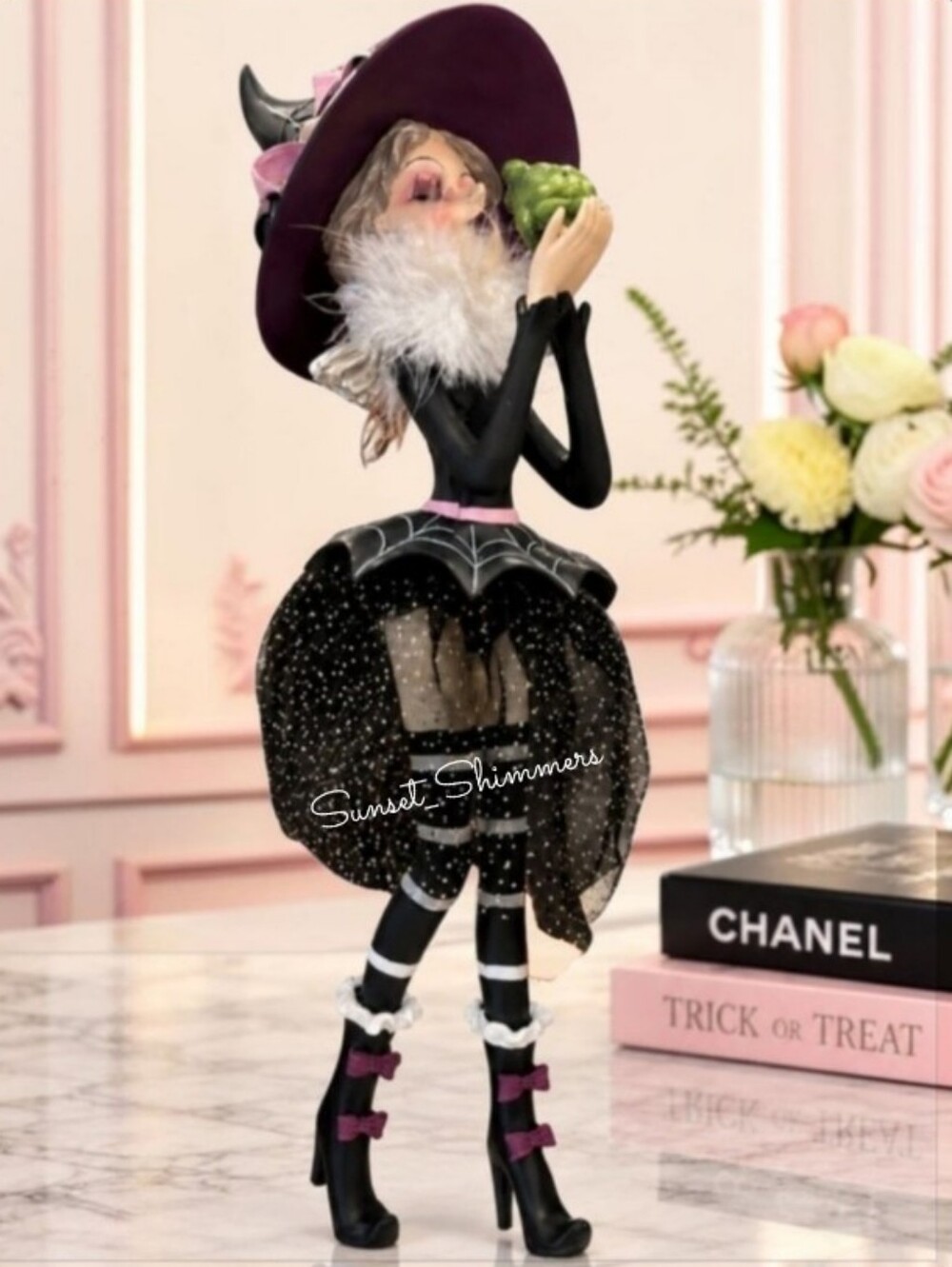 Halloween Gothic Glam Witch Frog Witch Hat Pink Coquette Bow Skull Figure Decor